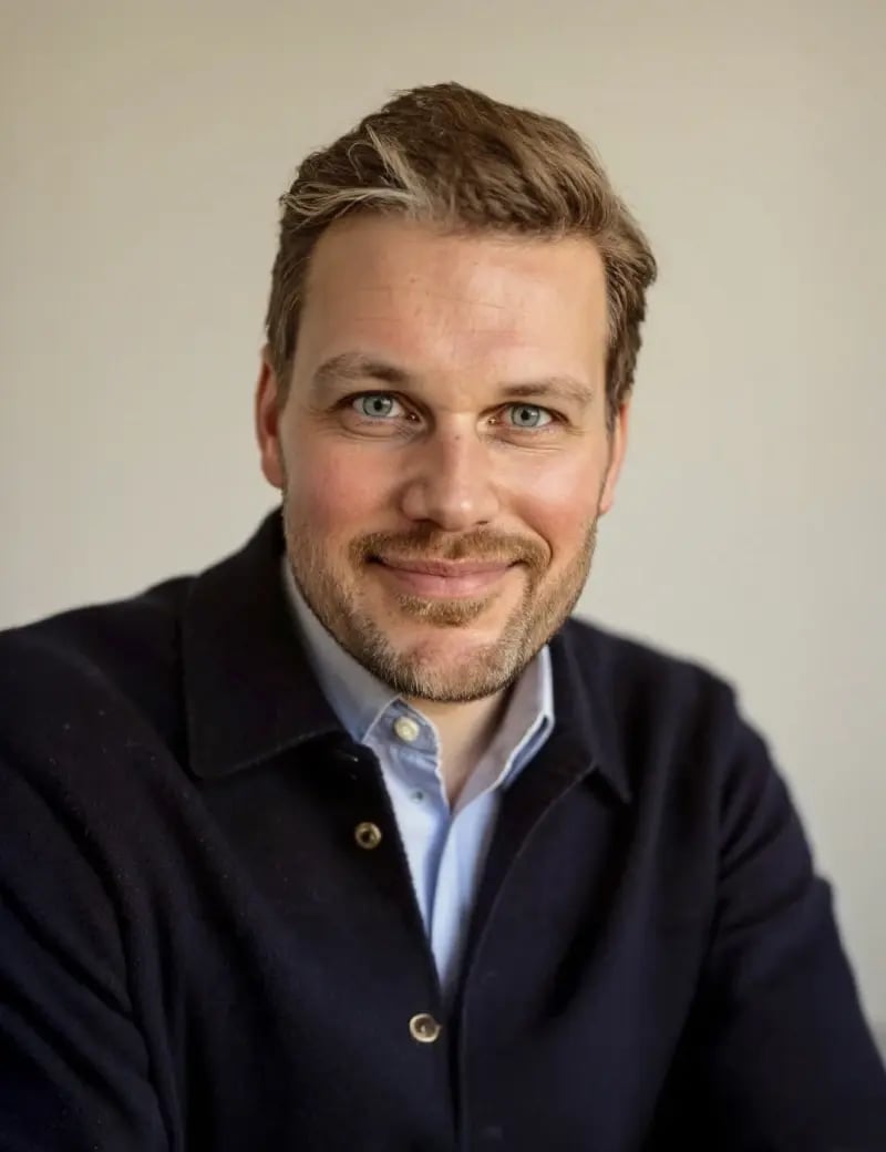 Kristian_Friis_Contact_Portrait