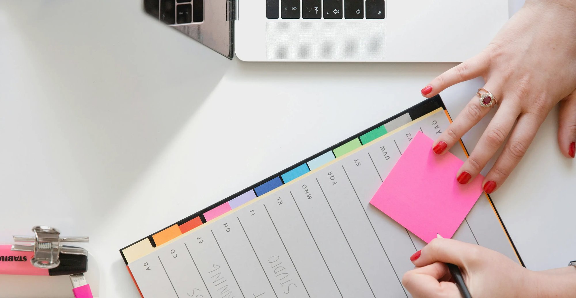 Framna-Case-Post-it-Image_2-1848x959-1