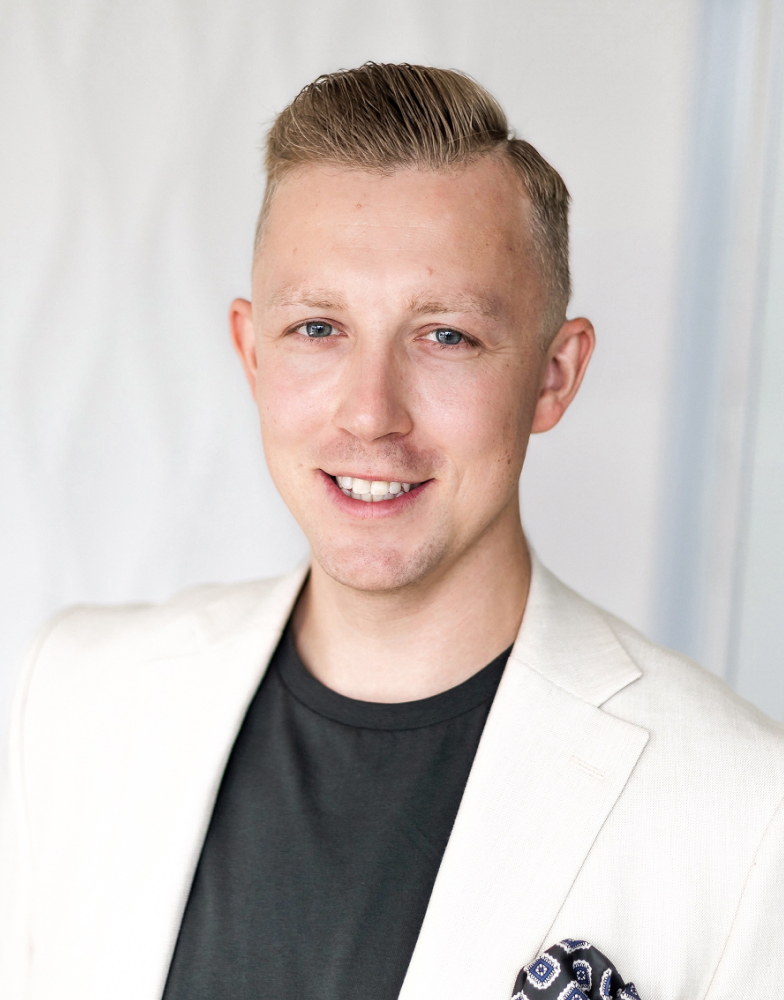 Framna_Case_Relevo_Contact_portrait2x