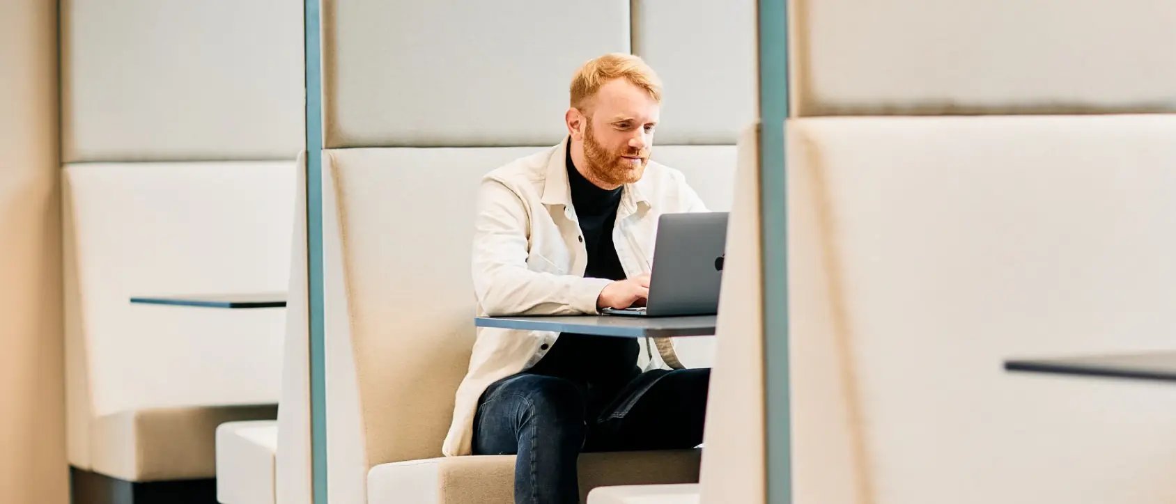 Thomas Kuperus conducting research about e-commerce and AI